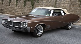 1968 Buick Skylark Custom Convertible, Brown, front left (Hershey 2019).jpg